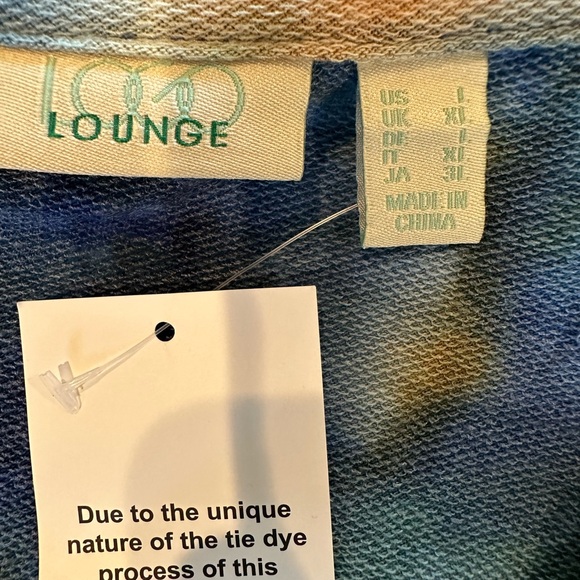 Womens Logo Lounge Tie Die Shirt.  Very Cozy with cute side pockets.  Never worn - Picture 12 of 13